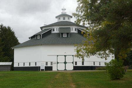 octagon barn exterior