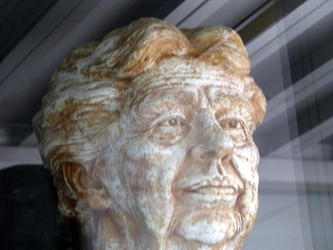 eleanor roosevelt bust