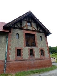 coach house