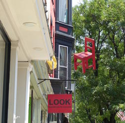 signage hudson chair