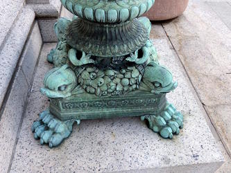 lamppost foot