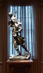 statue