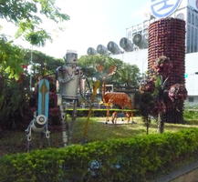 trainstation sculpture