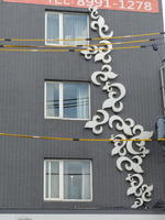 flowery wall decoration