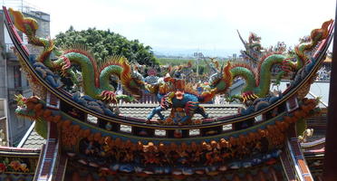 dragons on roof